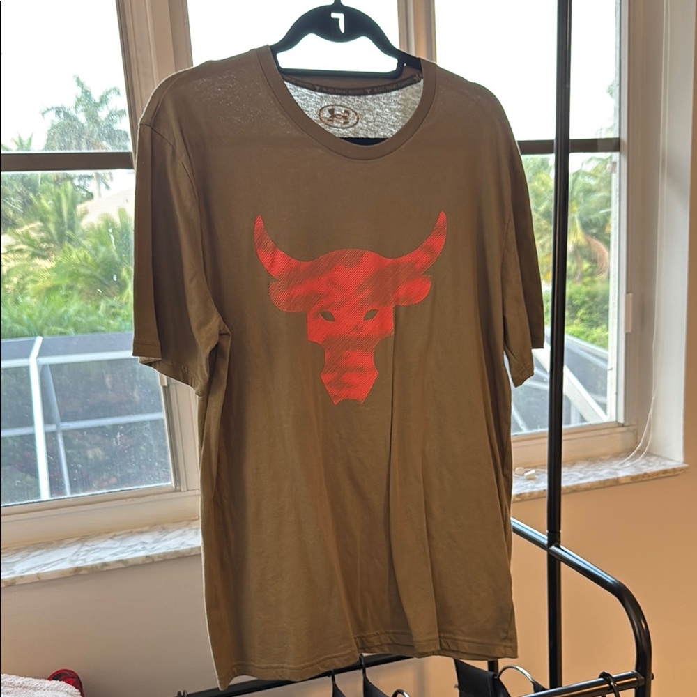 Project Rock Under Armour Men's  Camo Green T-Shirt with Bull Graphic